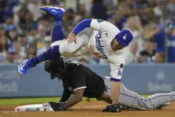 Max Muncy out six weeks with knee injury in Dodgers crusher