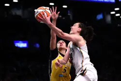 Breanna Stewart exits with lower leg injury in latest Liberty worry